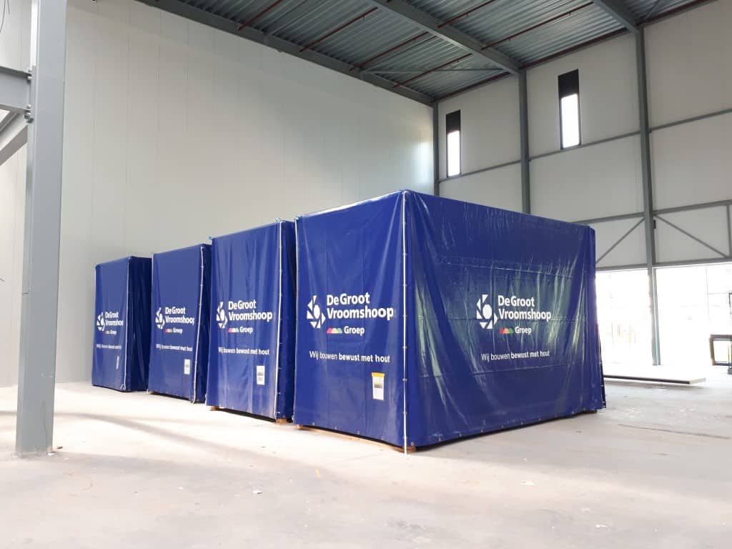 Houten paviljoens voor BIC onder doek van De Groot Vroomshoop