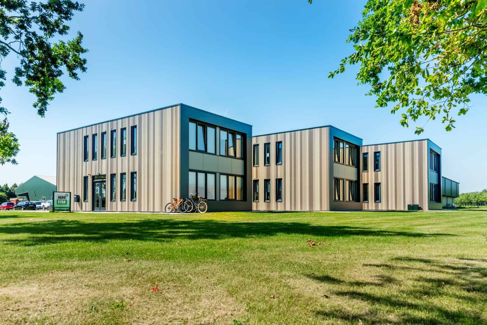 Migrantenwoningen 'T Veld van veraf met veel natuur