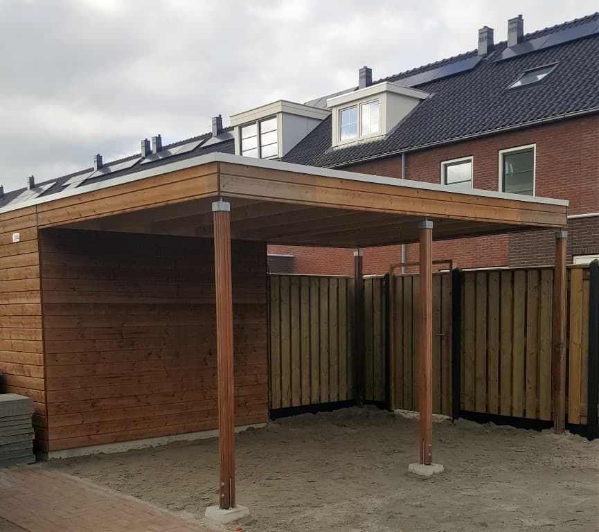 Houten overkapping in achtertuin