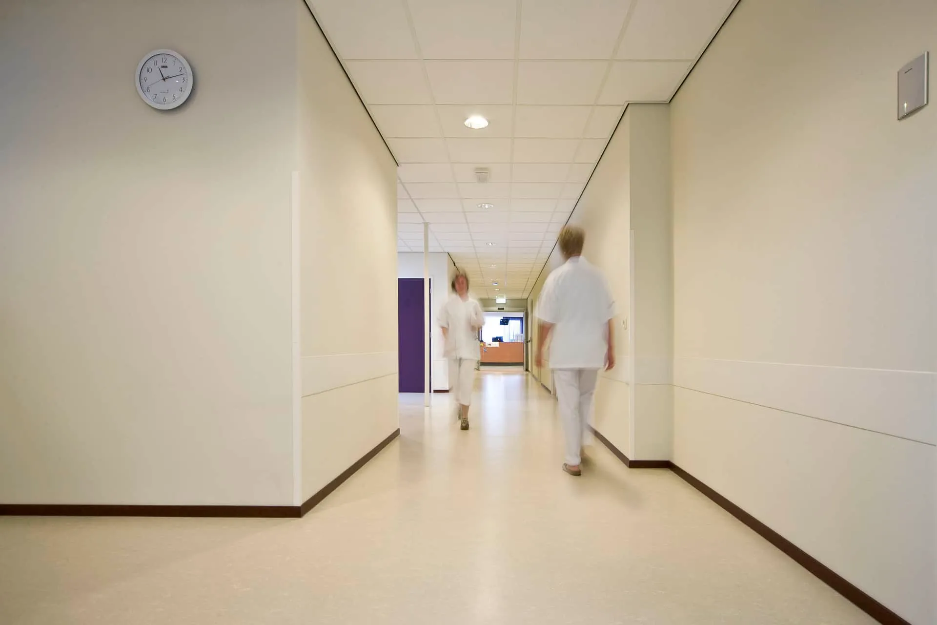 De gang van het dialysecentrum in Meppel.