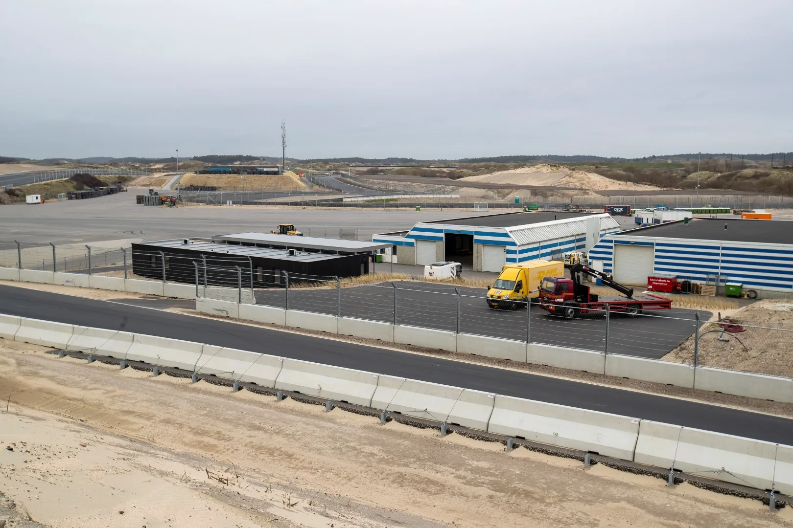 Het Medisch Centrum op circuit Zandvoort van veraf