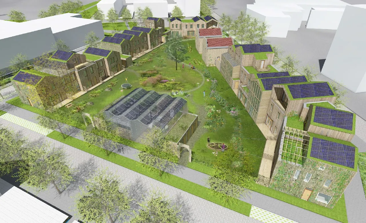 Woonwijk met houten huizen met groene daken en zonnepanelen en een groot grasveld in het midden met bomen en planten